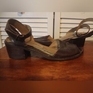 Amanda Smith Brown Leather Peep-toe Sandals